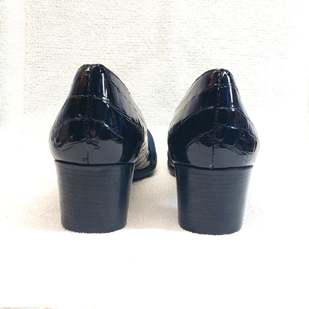 MUNRO Block Heel - Picture 2 of 6
